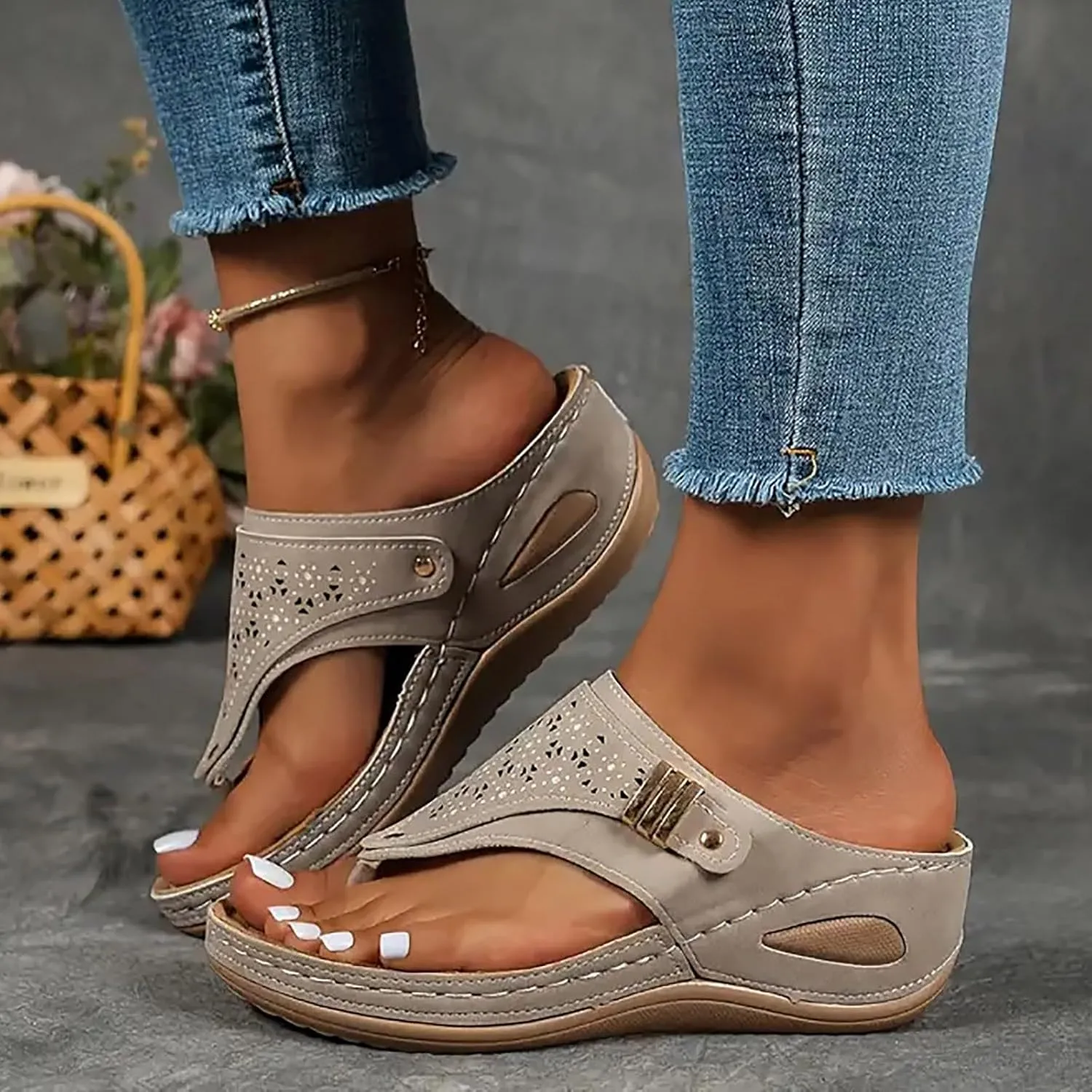 Orthopedic Sandals for Women, Women's Wide Width Flat Sandals with Arch Support, Wedge & Flip Flops, Casual Gladiator Sandals in Faux Leather & Leather, Open Toe, Spring, Summer & Fall